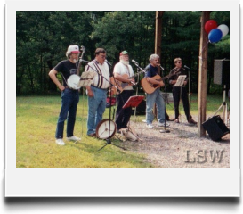 Solidarity Singers, Aug 2000